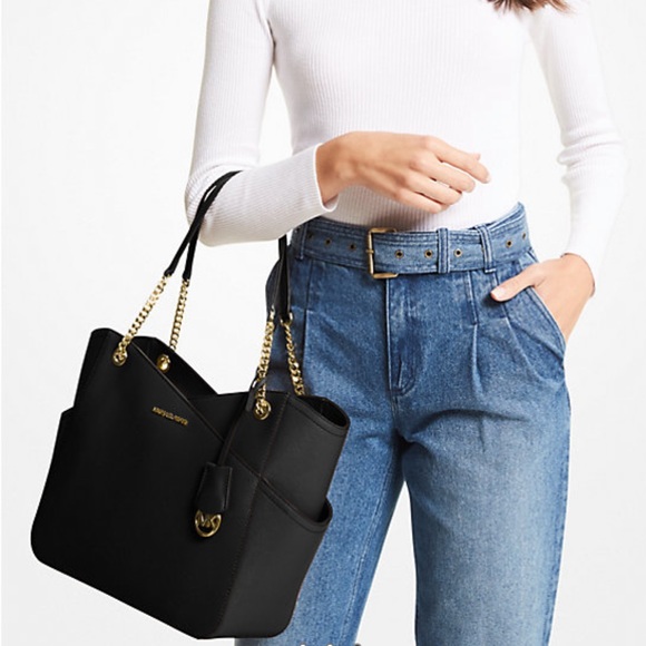 MICHAEL KORS
Jet Set Large Saffiano Leather XChain Shoulder Bag Black color - Picture 2 of 16